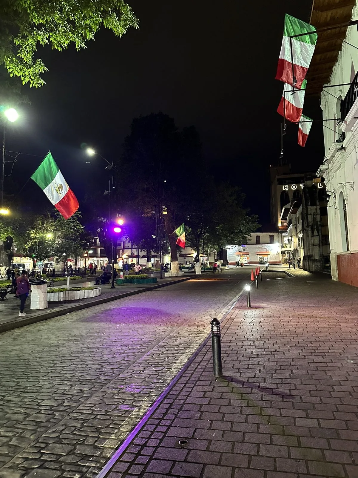 Plazas y centro histórico de noche